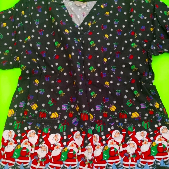 Santa holiday scrub top M - Picture 1 of 2